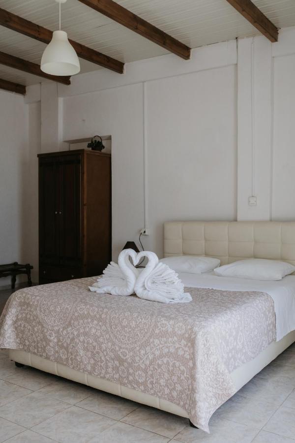 Hotel Thirasia Fira (Santorini) Quarto foto