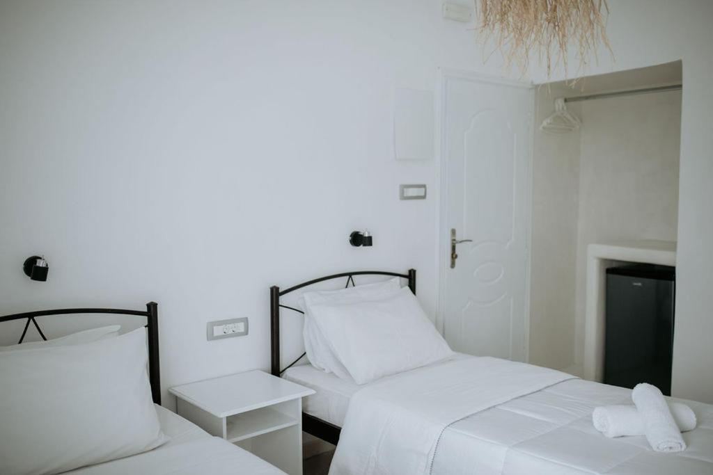Hotel Thirasia Fira (Santorini) Quarto foto