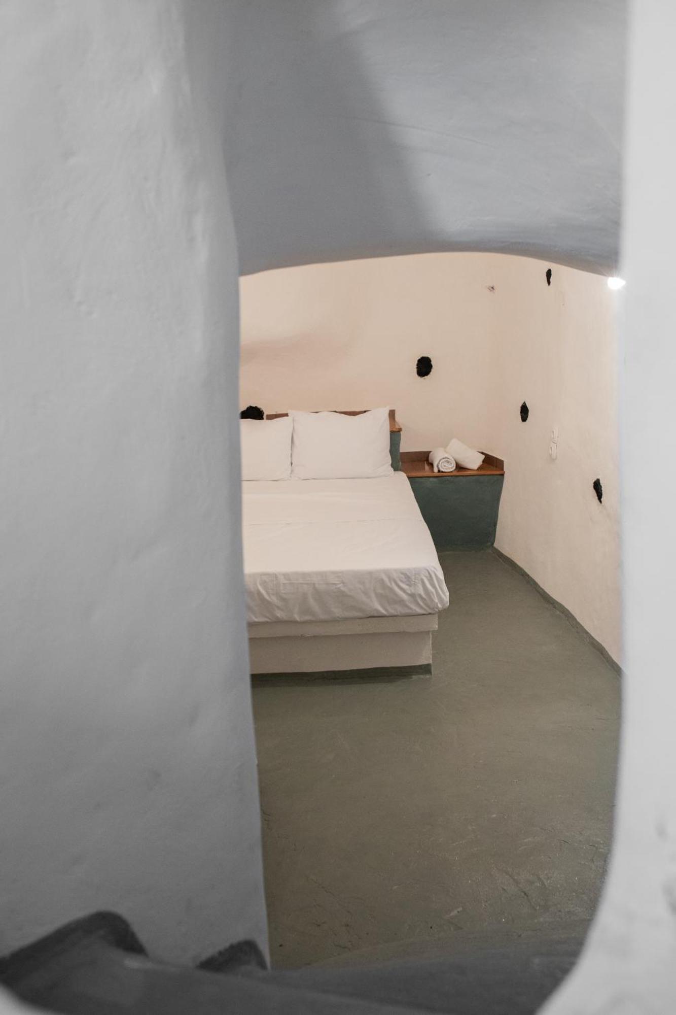 Hotel Thirasia Fira (Santorini) Quarto foto